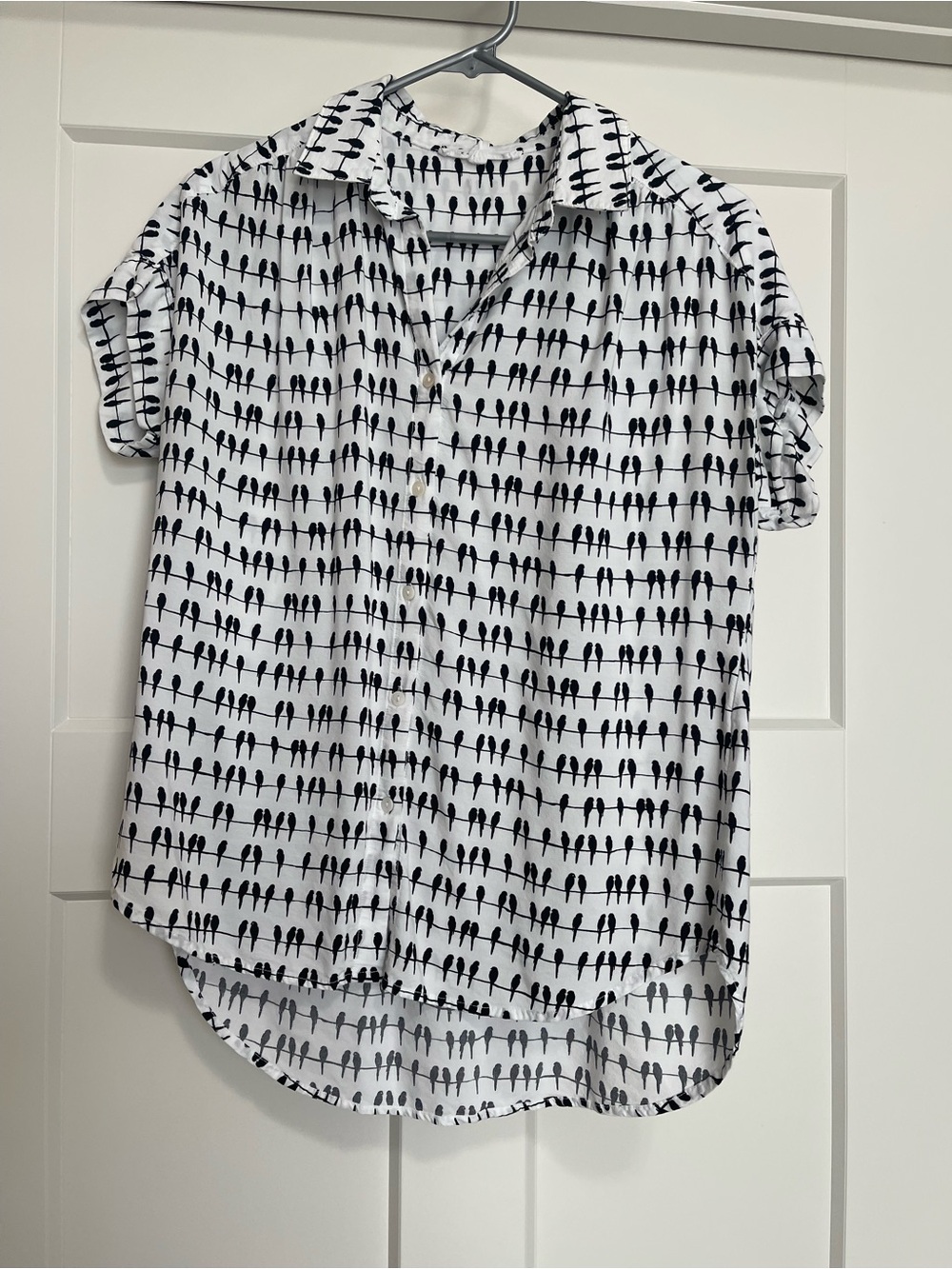 Classic White Button-Front Short-Sleeve Top with Black Bird Print